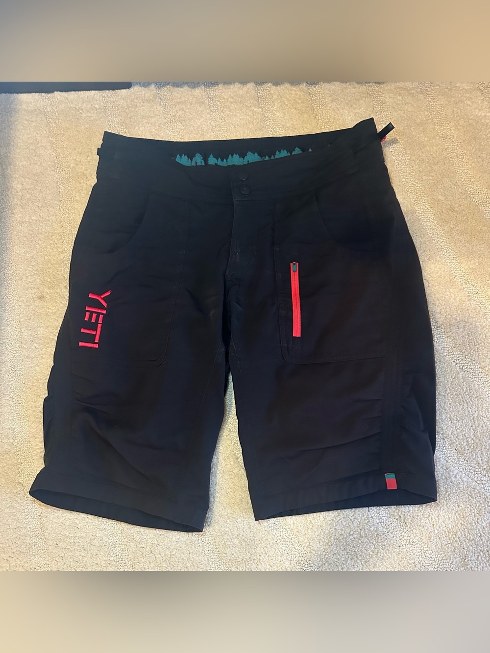 Yeti Beti Women’s Biking Shorts
